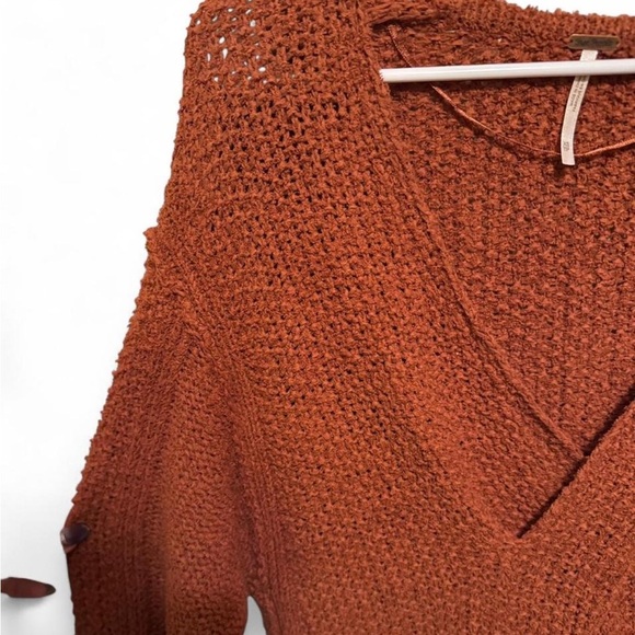 Free People Coco V-Neck Sweater - Warm Rust- XS - Picture 3 of 8